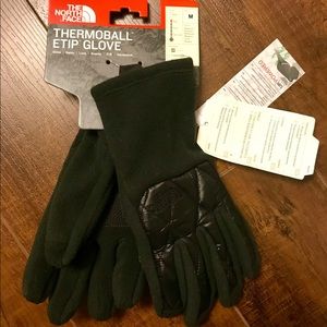 SOLD The North Face Thermoball Etip medium gloves